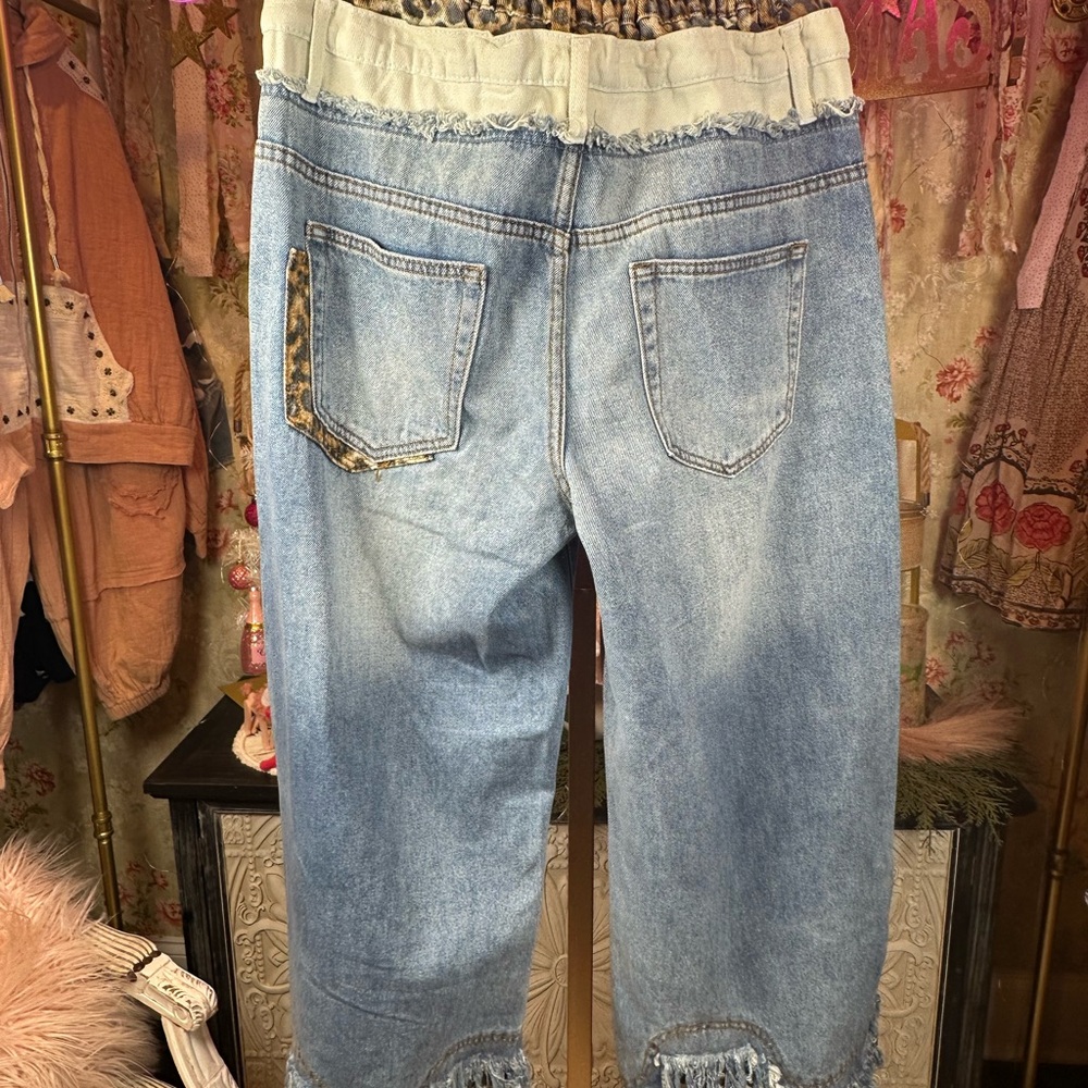 🆕 Oli & Hali Washed Denim Double Waist Jeans Leopard trim Wide-Leg 
NWOT - Picture 12 of 14